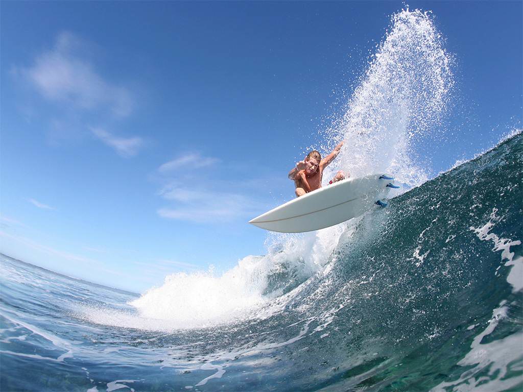Take the Plunge: Beginner Surf Lessons in Canggu