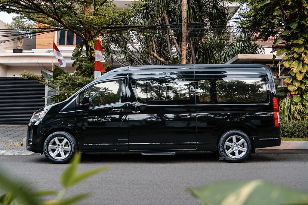 Rental Mobil Bandung Harian hingga Bulanan