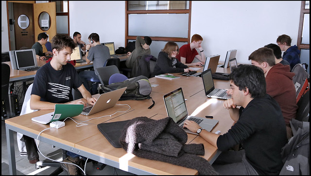 Dampak Informatika bagi Industri Modern